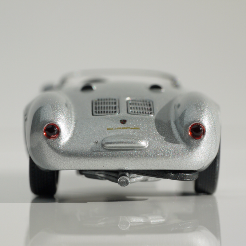 Illustration for article titled Kyosho Porsche 4 1/64 #85 - Projekt RennSport Käfer #5 - 1955 Porsche 550